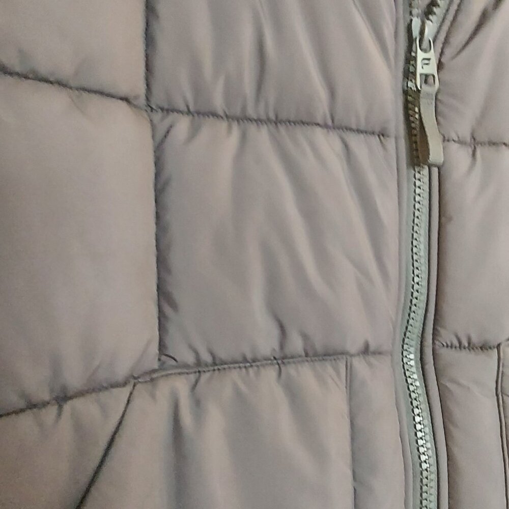 Fabletics Cloud Nine Puffer Vest - Picture 5 of 9